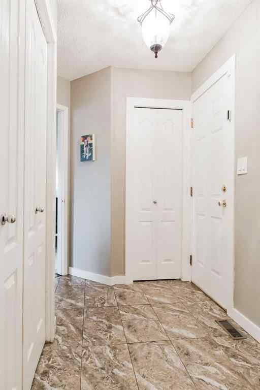 MLS® A2257541 - 6110 93A Street  in Country Club Estates Grande Prairie, Residential
