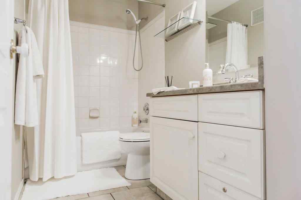 MLS® A2257541 - 6110 93A Street  in Country Club Estates Grande Prairie, Residential