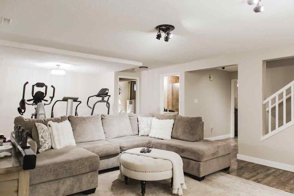 MLS® A2257541 - 6110 93A Street  in Country Club Estates Grande Prairie, Residential