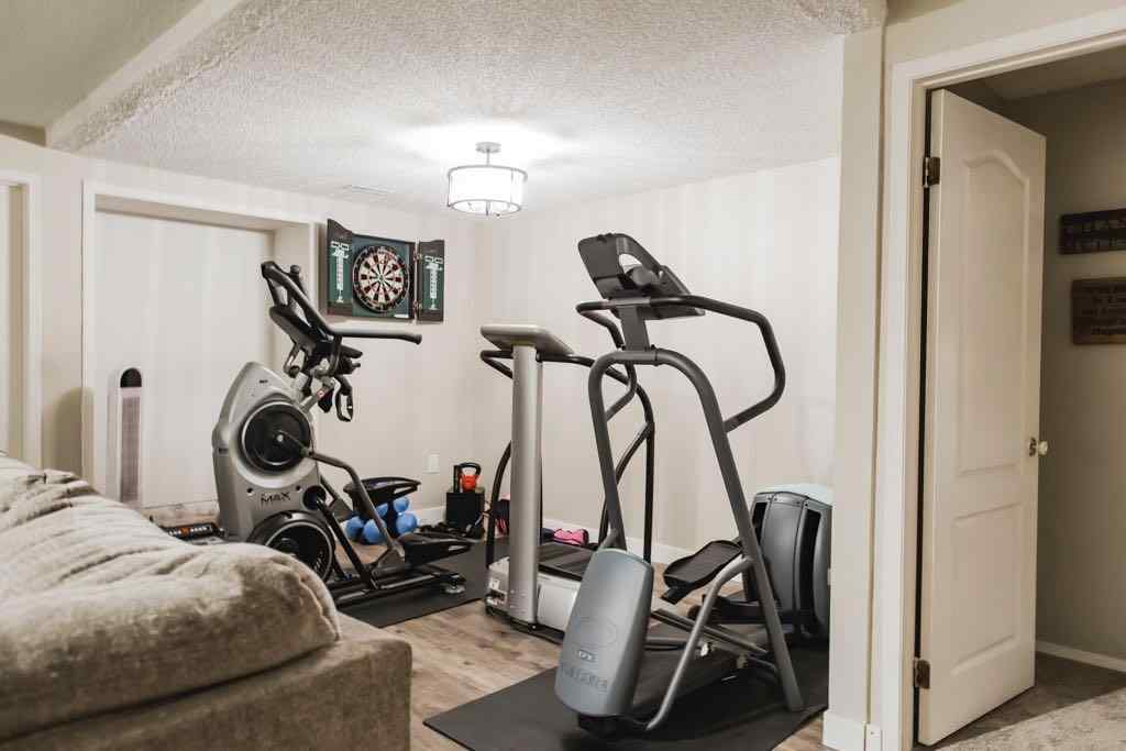 MLS® A2257541 - 6110 93A Street  in Country Club Estates Grande Prairie, Residential