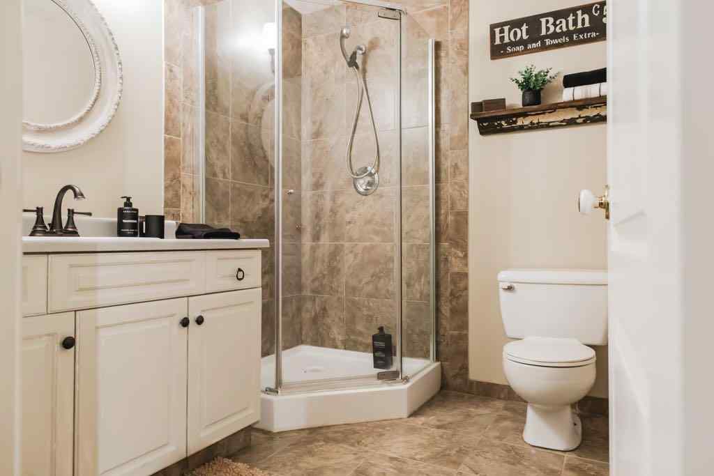 MLS® A2257541 - 6110 93A Street  in Country Club Estates Grande Prairie, Residential