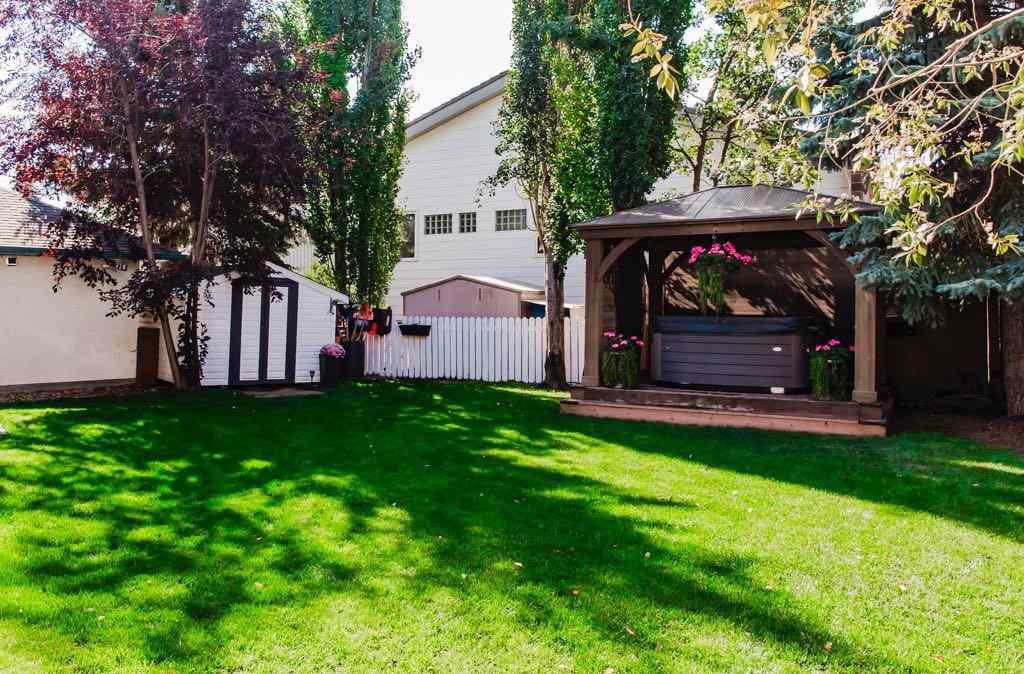 MLS® A2257541 - 6110 93A Street  in Country Club Estates Grande Prairie, Residential
