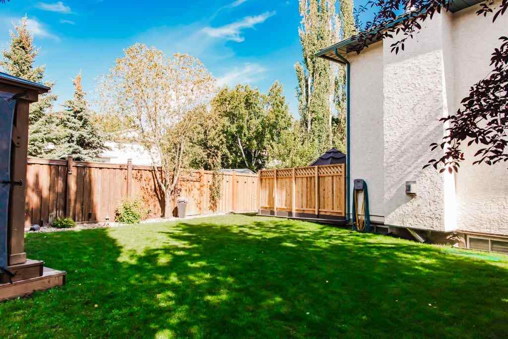 MLS® A2257541 - 6110 93A Street  in Country Club Estates Grande Prairie, Residential