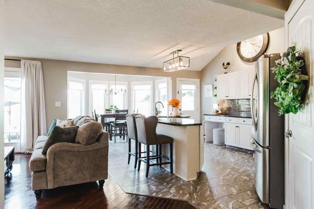 MLS® A2257541 - 6110 93A Street  in Country Club Estates Grande Prairie, Residential
