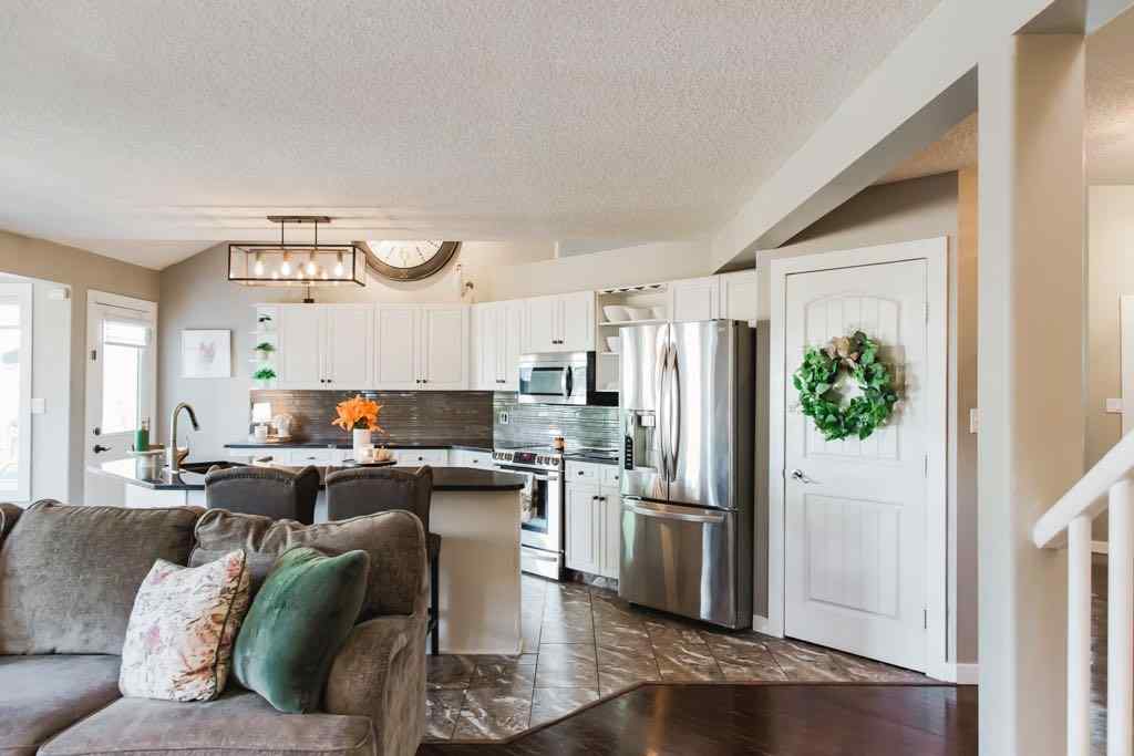 MLS® A2257541 - 6110 93A Street  in Country Club Estates Grande Prairie, Residential