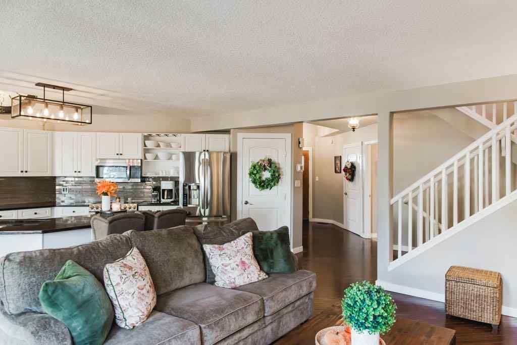 MLS® A2257541 - 6110 93A Street  in Country Club Estates Grande Prairie, Residential