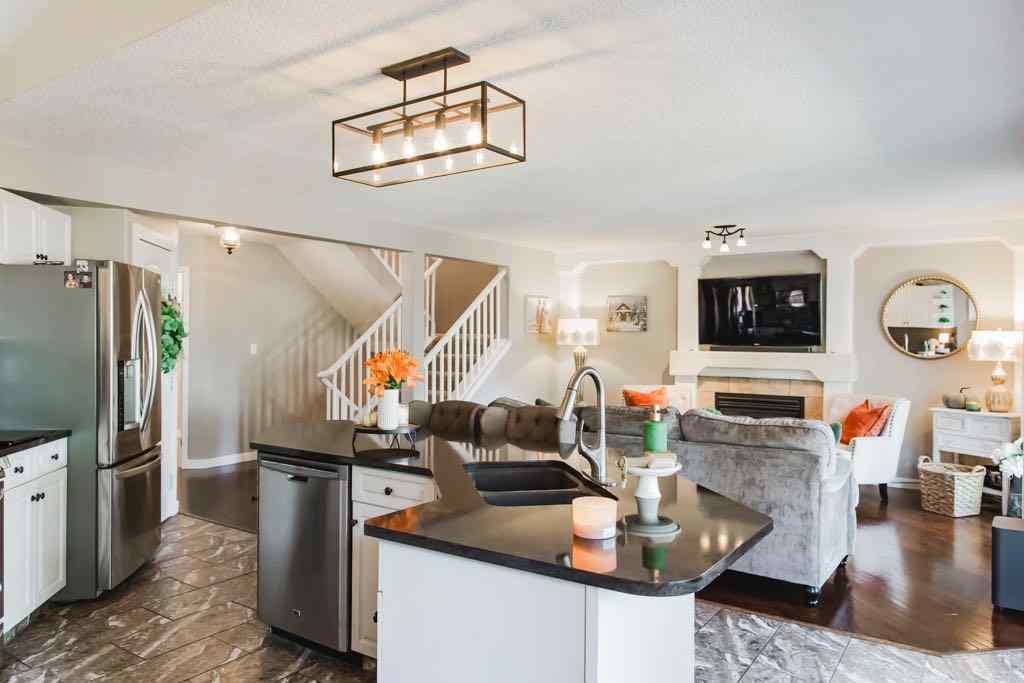 MLS® A2257541 - 6110 93A Street  in Country Club Estates Grande Prairie, Residential