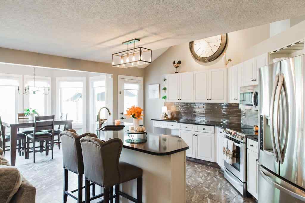 MLS® A2257541 - 6110 93A Street  in Country Club Estates Grande Prairie, Residential