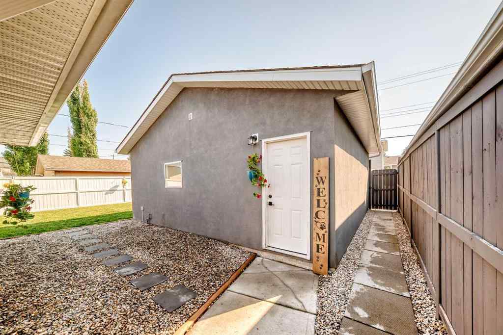 MLS® A2257542 - 146 Lake Sylvan Close SE in Bonavista Downs Calgary, Residential