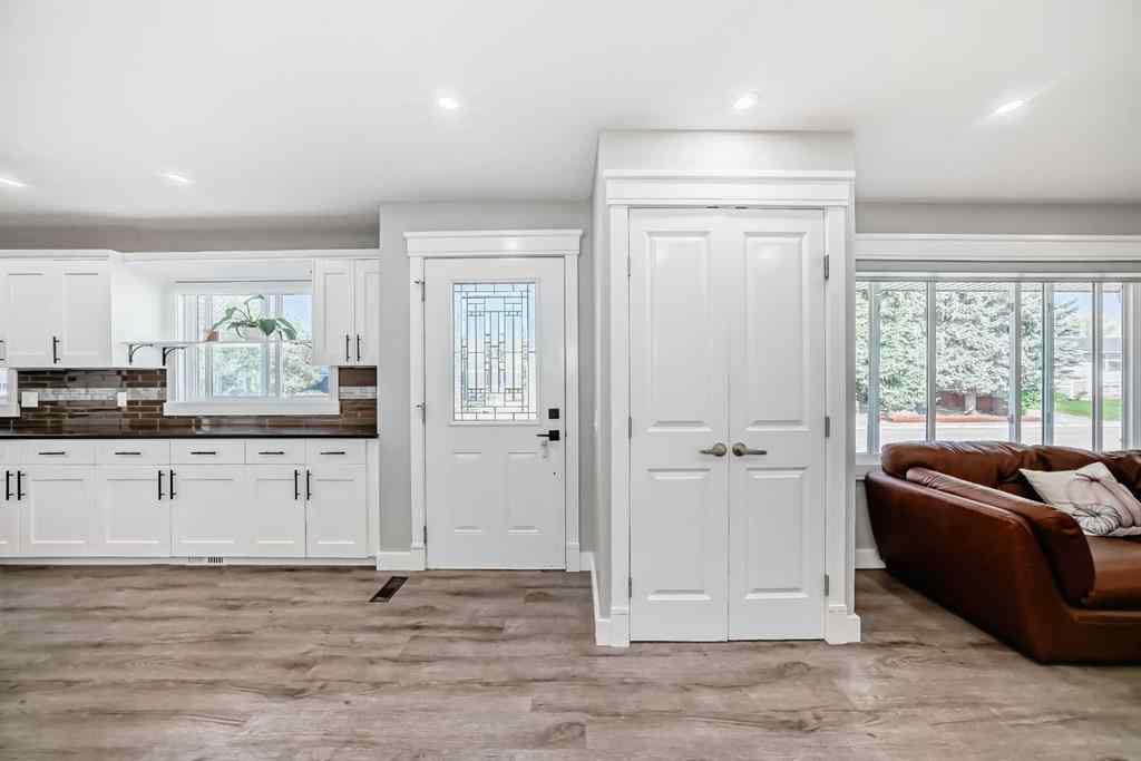 MLS® A2257542 - 146 Lake Sylvan Close SE in Bonavista Downs Calgary, Residential