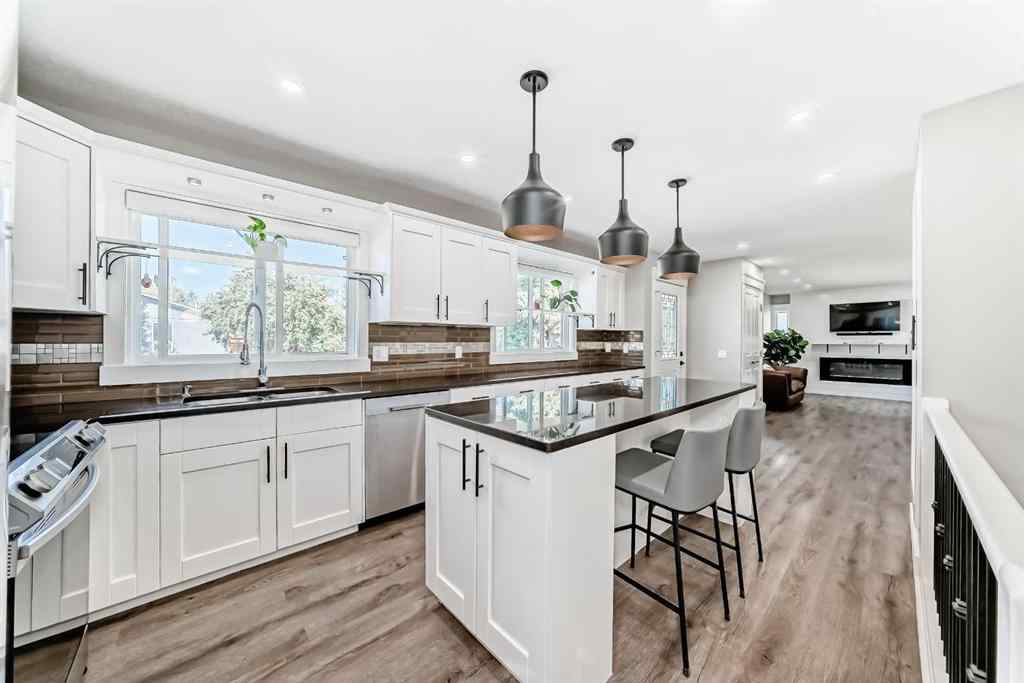 MLS® A2257542 - 146 Lake Sylvan Close SE in Bonavista Downs Calgary, Residential