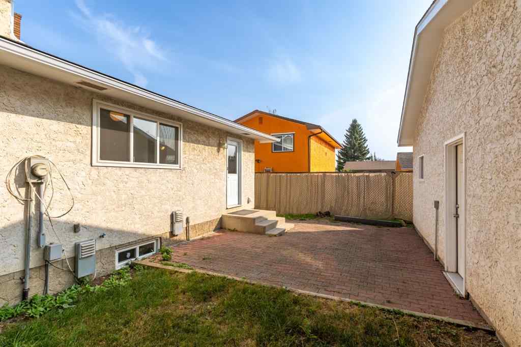 MLS® A2257547 - 207 Whiteview Bay NE in Whitehorn Calgary, Residential