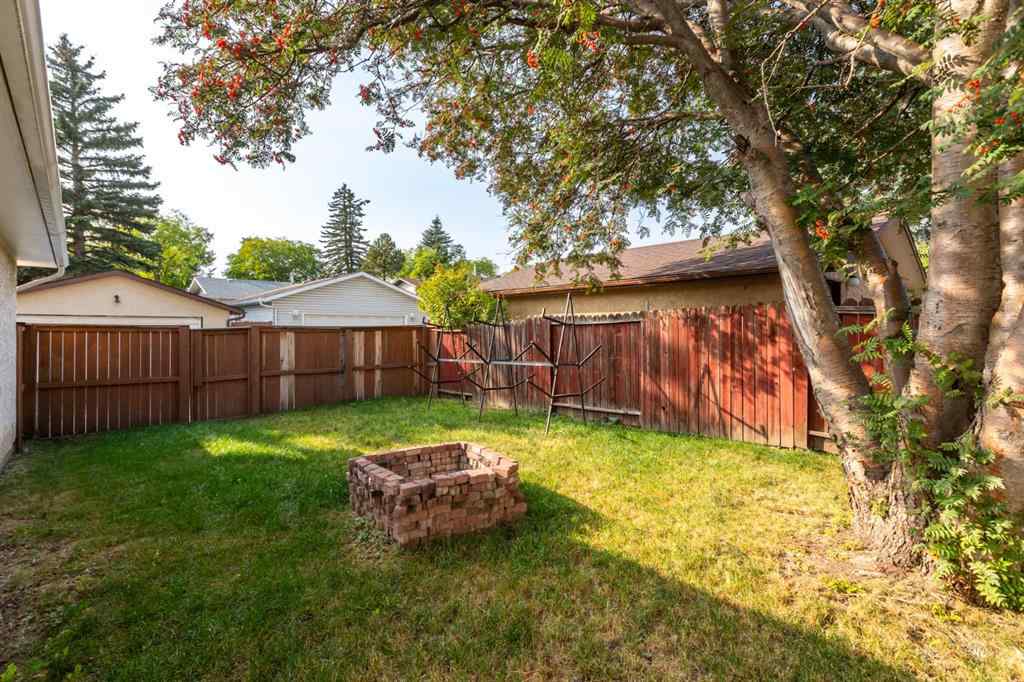 MLS® A2257547 - 207 Whiteview Bay NE in Whitehorn Calgary, Residential