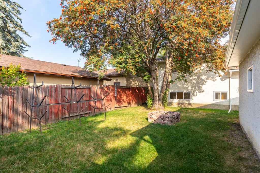 MLS® A2257547 - 207 Whiteview Bay NE in Whitehorn Calgary, Residential