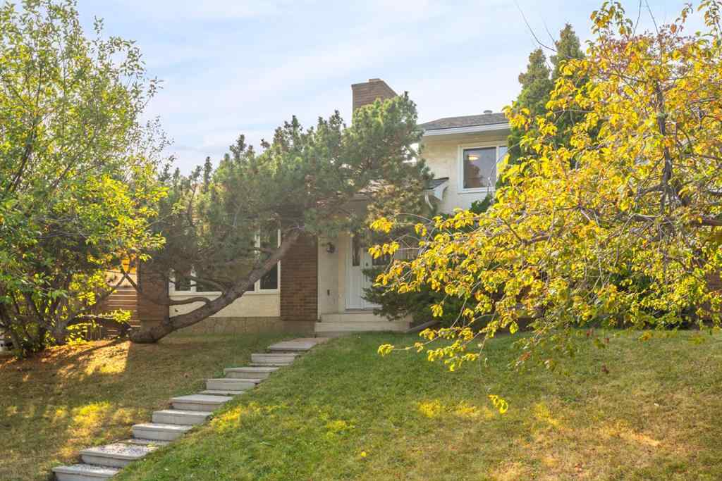 MLS® A2257547 - 207 Whiteview Bay NE in Whitehorn Calgary, Residential