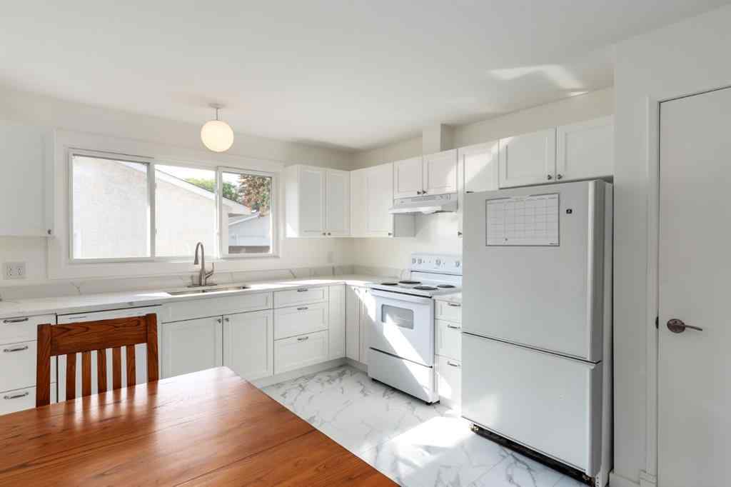 MLS® A2257547 - 207 Whiteview Bay NE in Whitehorn Calgary, Residential