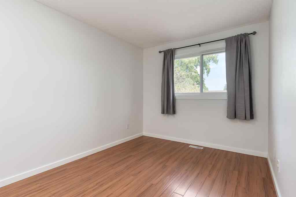 MLS® A2257547 - 207 Whiteview Bay NE in Whitehorn Calgary, Residential