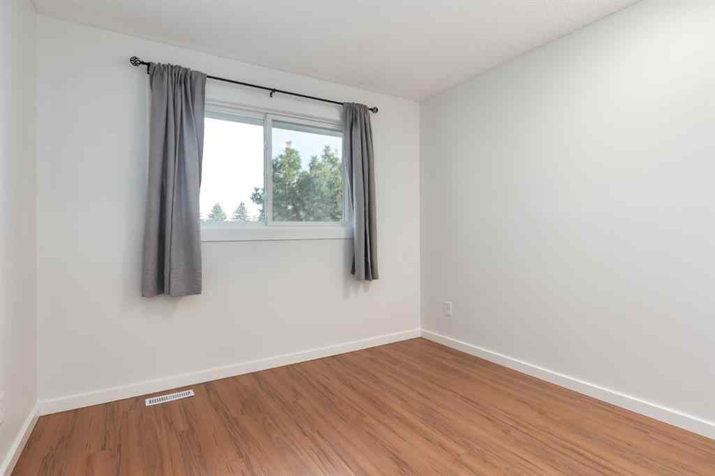 MLS® A2257547 - 207 Whiteview Bay NE in Whitehorn Calgary, Residential