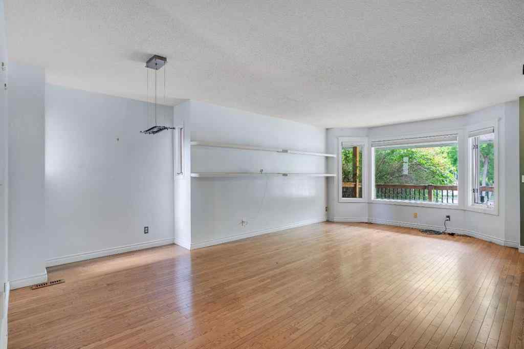 MLS® A2257548 - 2638 26A Street SW in Killarney/Glengarry Calgary, Residential