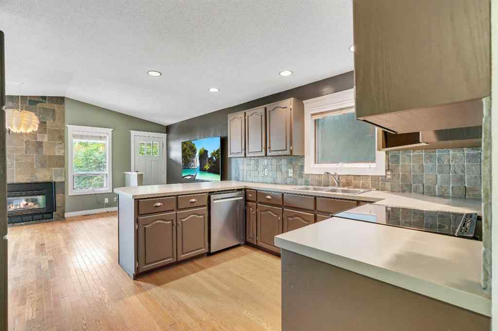 MLS® A2257548 - 2638 26A Street SW in Killarney/Glengarry Calgary, Residential