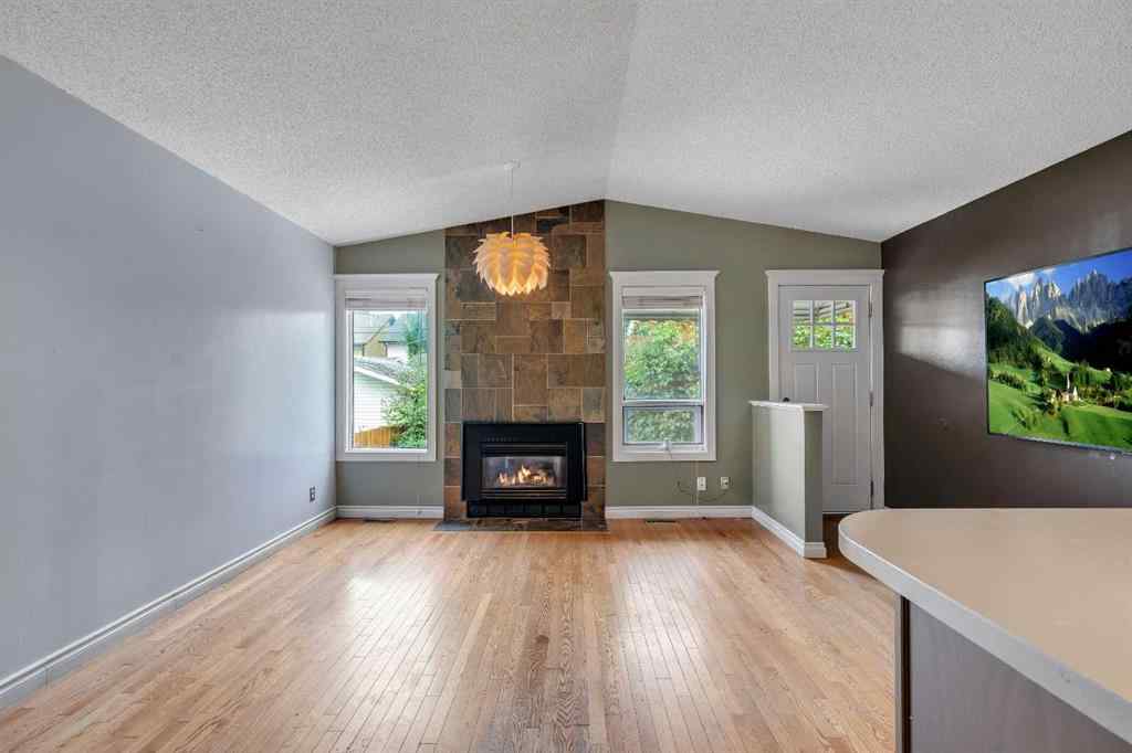 MLS® A2257548 - 2638 26A Street SW in Killarney/Glengarry Calgary, Residential