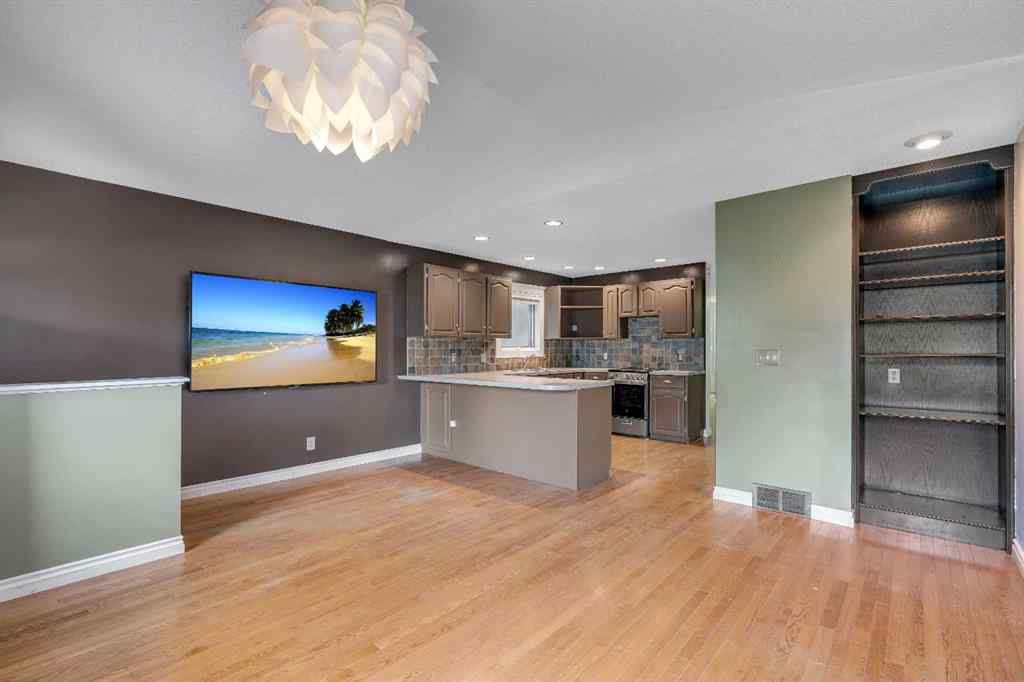 MLS® A2257548 - 2638 26A Street SW in Killarney/Glengarry Calgary, Residential