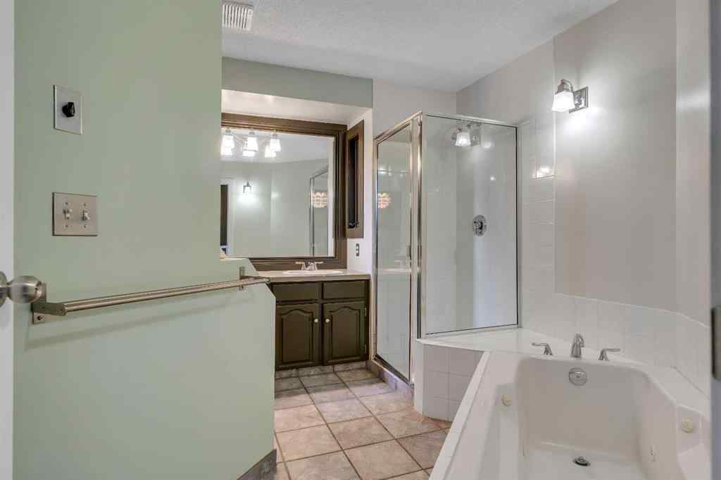 MLS® A2257548 - 2638 26A Street SW in Killarney/Glengarry Calgary, Residential