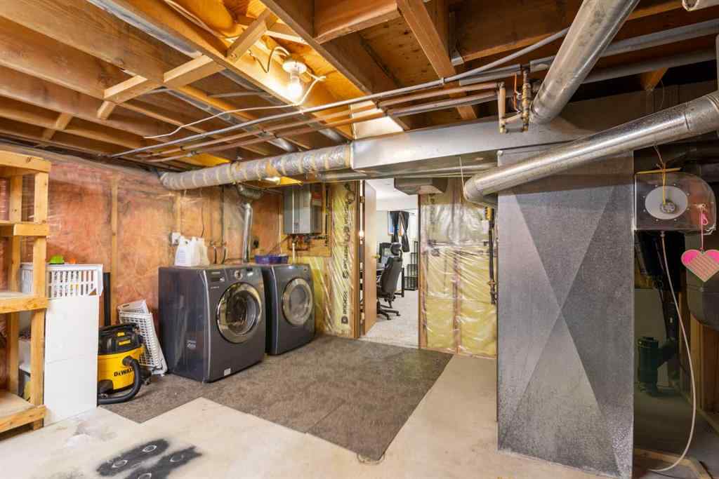 MLS® A2257552 - 131 Stratton Crescent SW in Strathcona Park Calgary, Residential