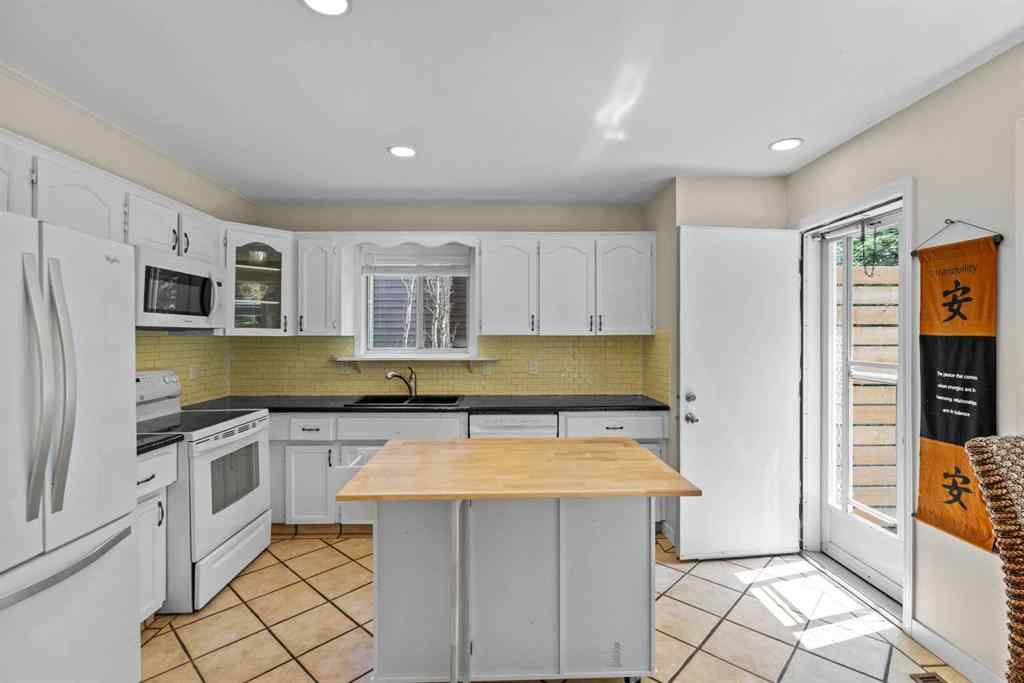 MLS® A2257552 - 131 Stratton Crescent SW in Strathcona Park Calgary, Residential