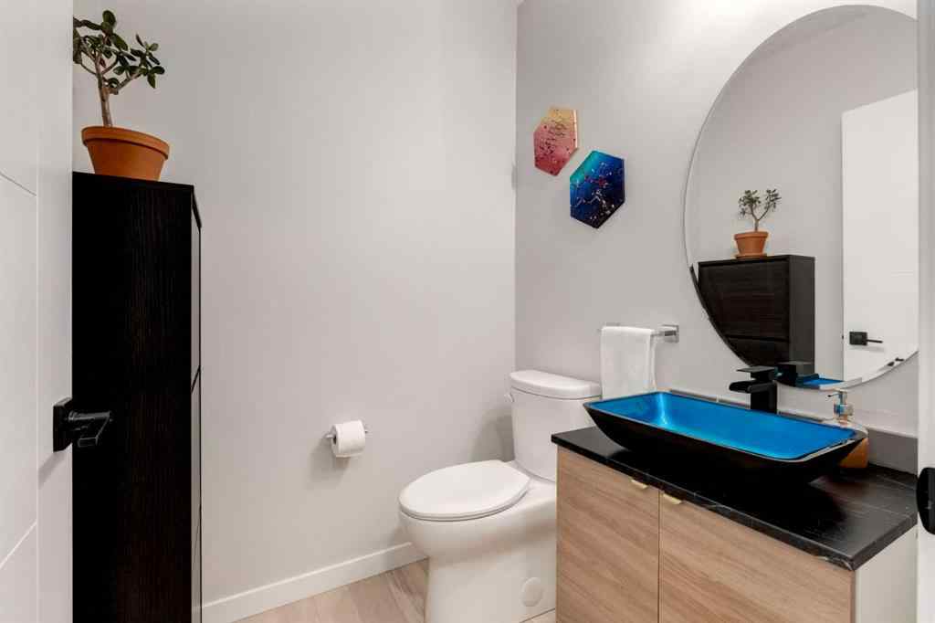 MLS® A2257554 - 1301 21 Avenue NW in Capitol Hill Calgary, Residential