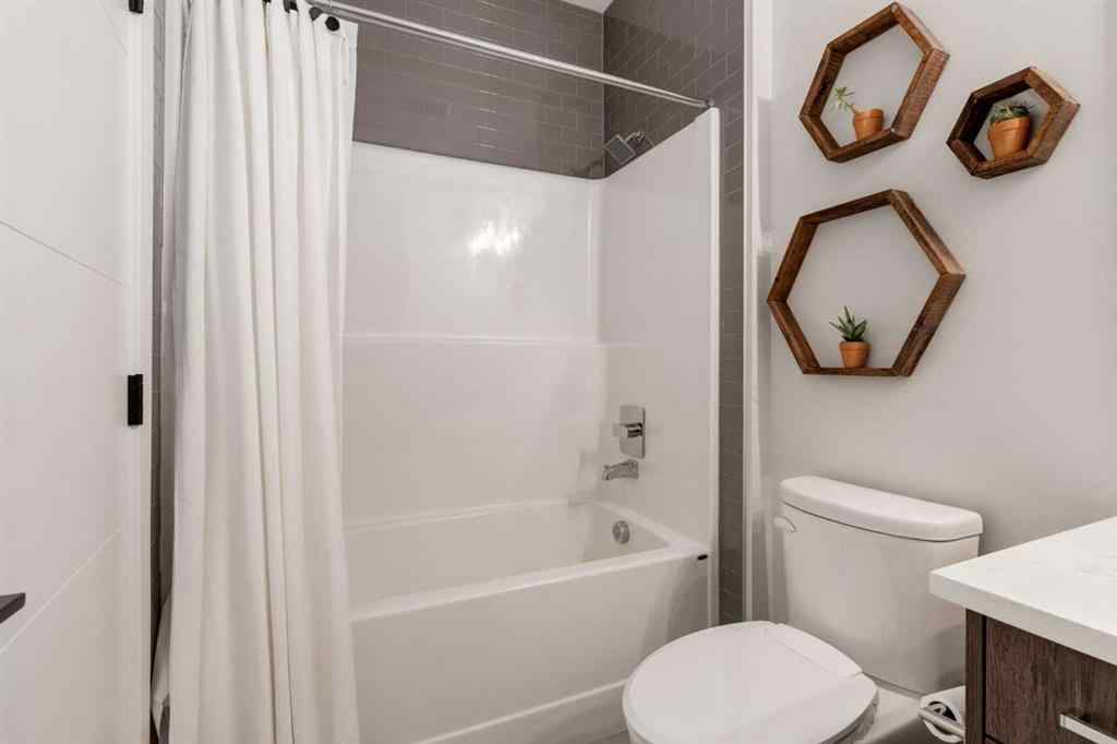 MLS® A2257554 - 1301 21 Avenue NW in Capitol Hill Calgary, Residential
