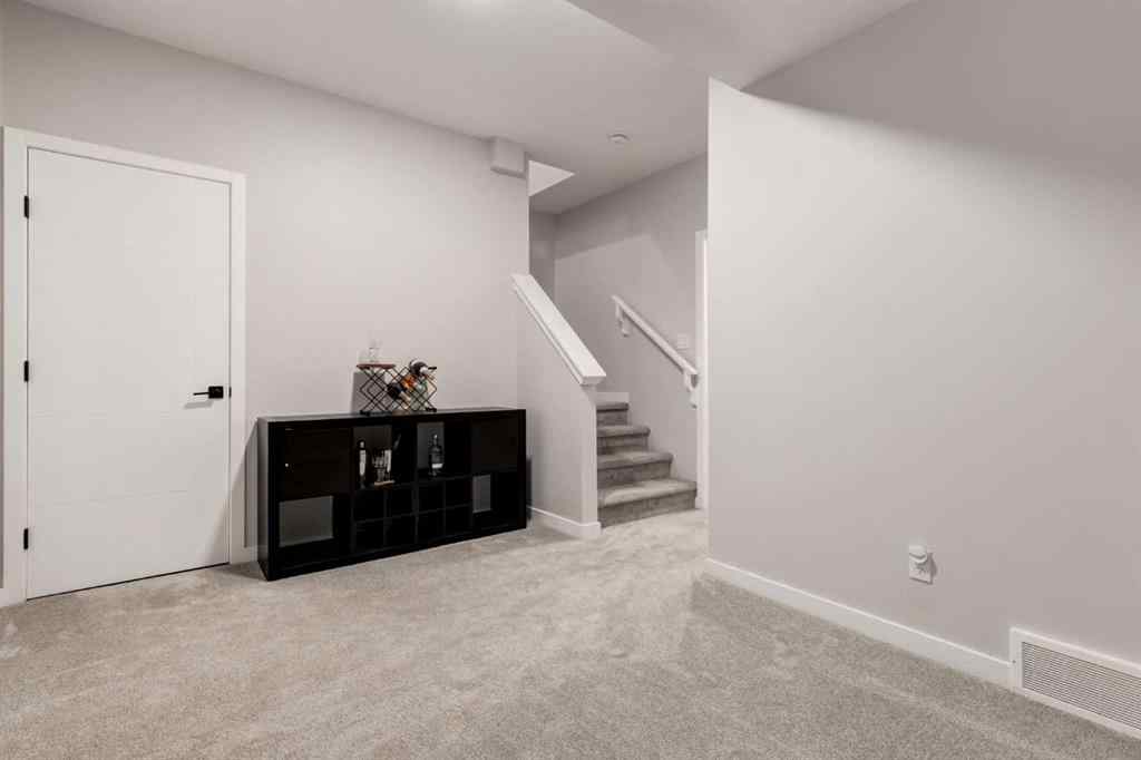 MLS® A2257554 - 1301 21 Avenue NW in Capitol Hill Calgary, Residential