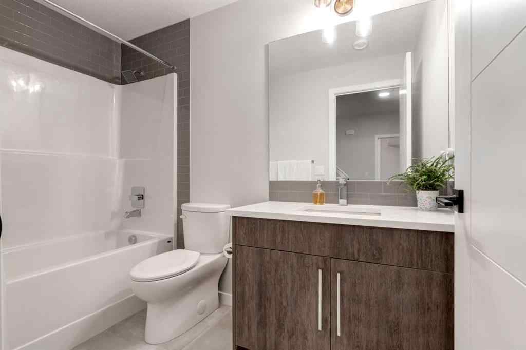 MLS® A2257554 - 1301 21 Avenue NW in Capitol Hill Calgary, Residential
