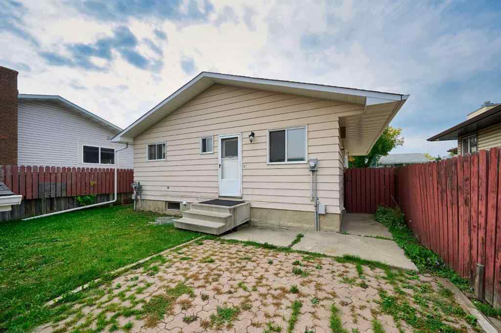 MLS® A2257559 - 120 Templeridge Close NE in Temple Calgary, Residential