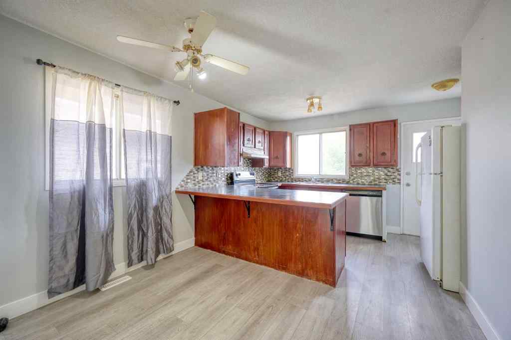 MLS® A2257559 - 120 Templeridge Close NE in Temple Calgary, Residential