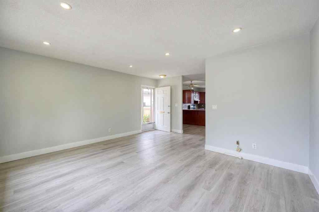 MLS® A2257559 - 120 Templeridge Close NE in Temple Calgary, Residential