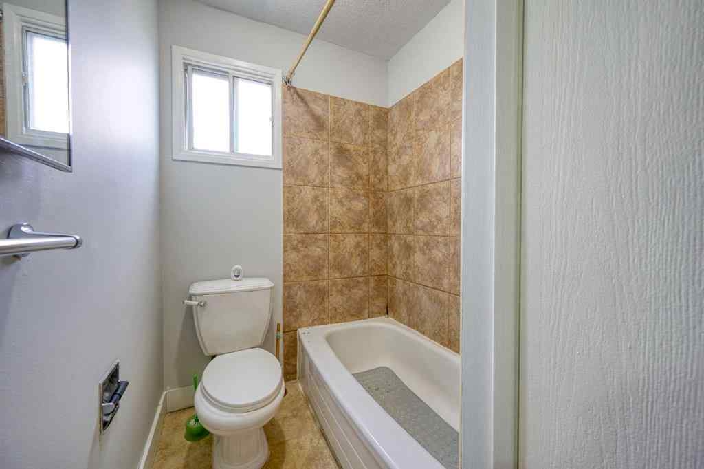MLS® A2257559 - 120 Templeridge Close NE in Temple Calgary, Residential