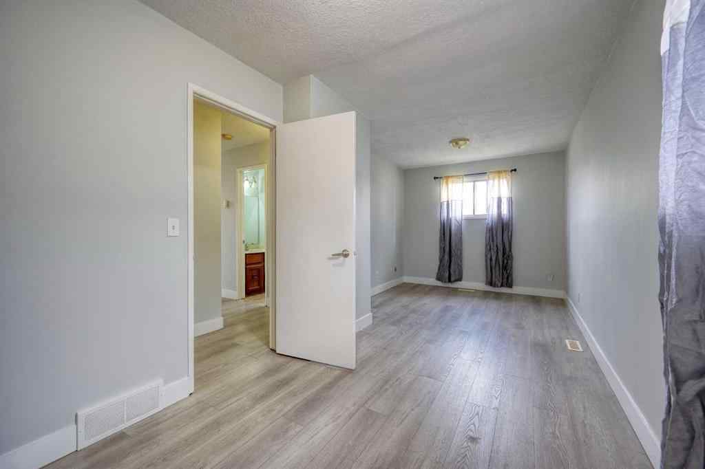 MLS® A2257559 - 120 Templeridge Close NE in Temple Calgary, Residential