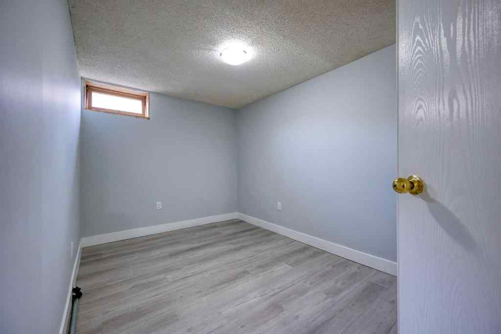 MLS® A2257559 - 120 Templeridge Close NE in Temple Calgary, Residential