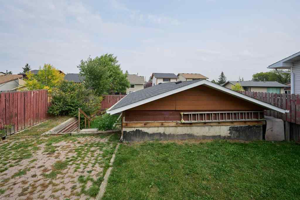 MLS® A2257559 - 120 Templeridge Close NE in Temple Calgary, Residential