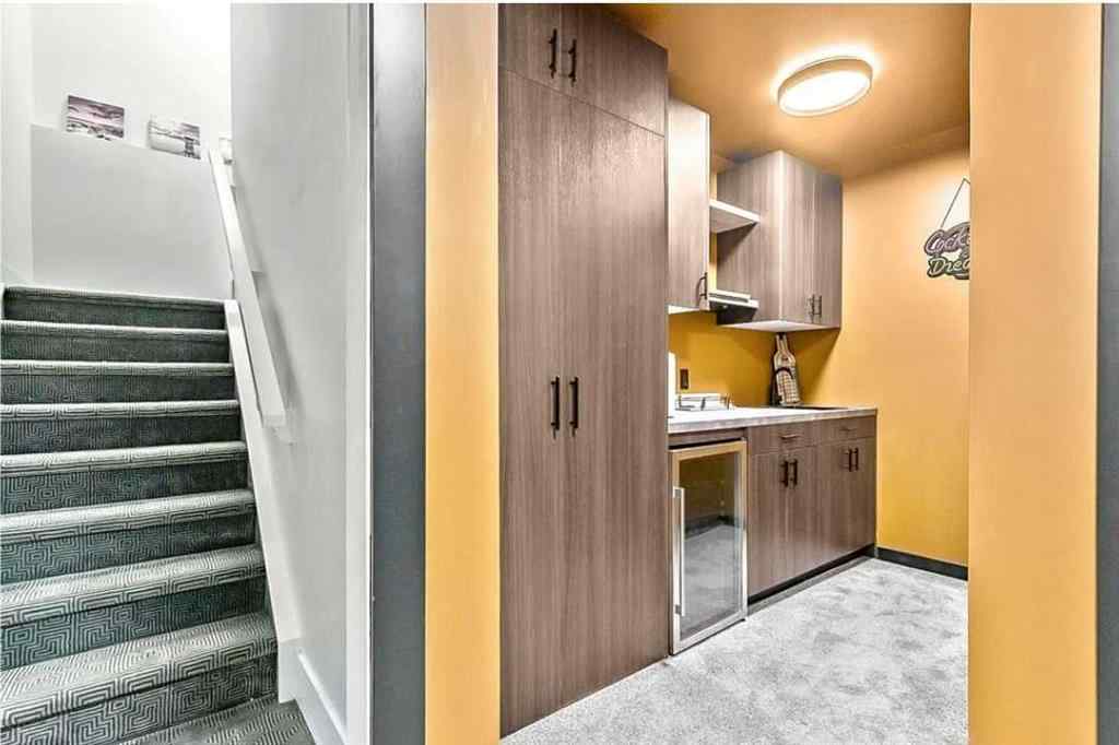 MLS® A2257565 - 86 West Point Mews SW in West Springs Calgary, Residential