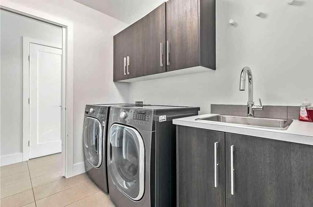 MLS® A2257565 - 86 West Point Mews SW in West Springs Calgary, Residential