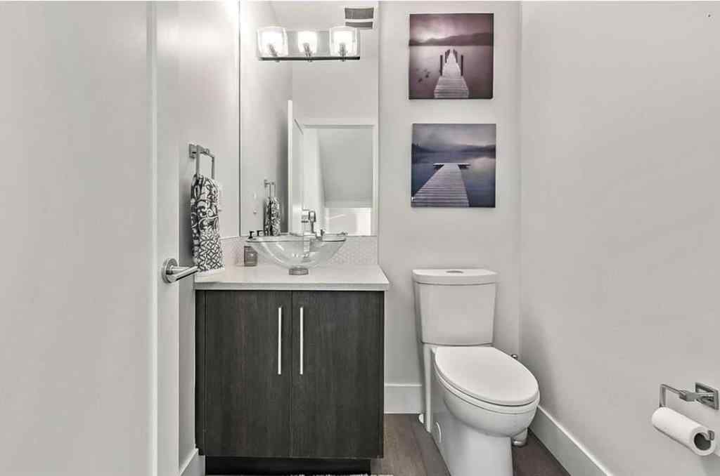 MLS® A2257565 - 86 West Point Mews SW in West Springs Calgary, Residential