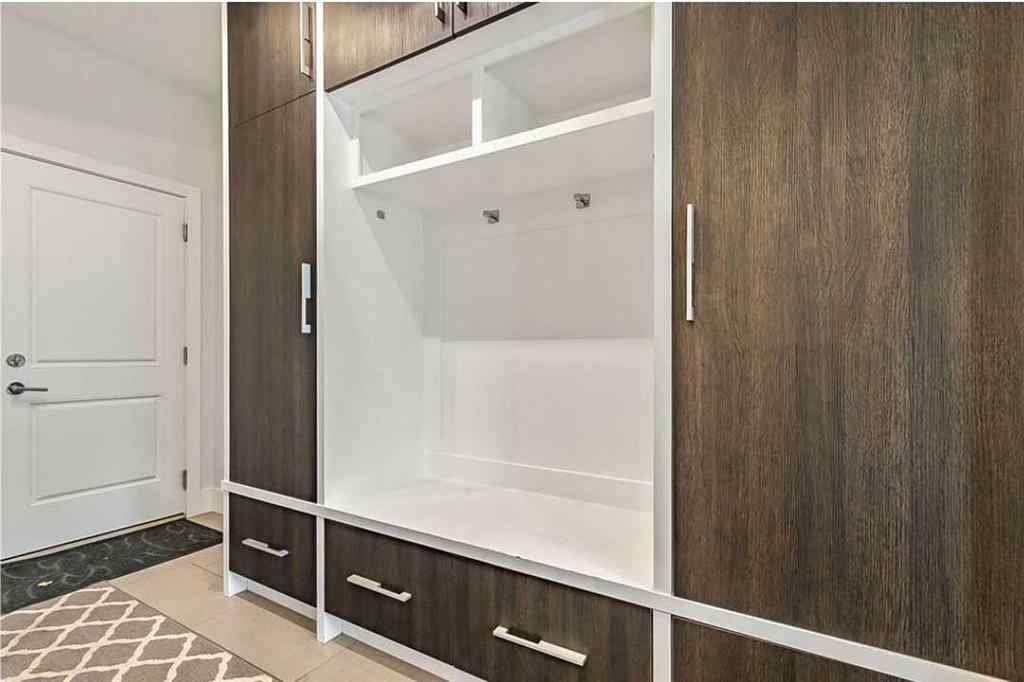 MLS® A2257565 - 86 West Point Mews SW in West Springs Calgary, Residential