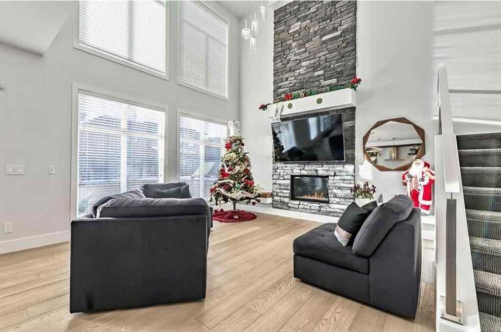 MLS® A2257565 - 86 West Point Mews SW in West Springs Calgary, Residential