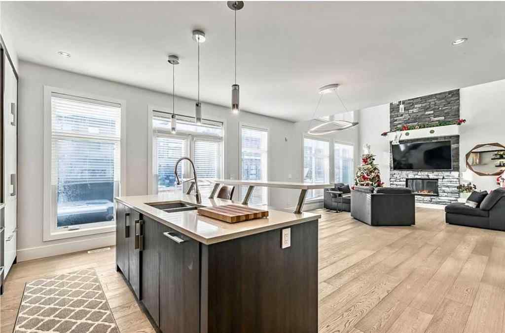 MLS® A2257565 - 86 West Point Mews SW in West Springs Calgary, Residential