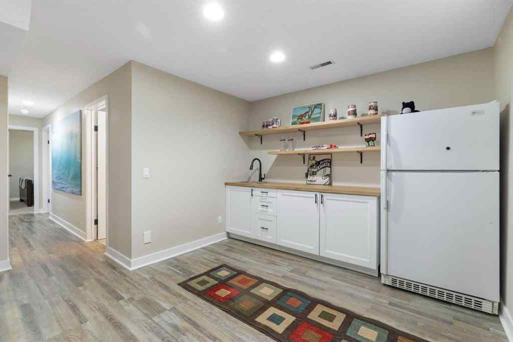 MLS® A2257567 - 191 Christie Knoll Heights SW in Christie Park Calgary, Residential