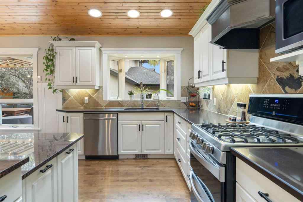 MLS® A2257567 - 191 Christie Knoll Heights SW in Christie Park Calgary, Residential