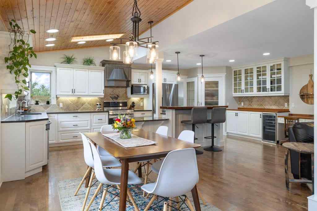 MLS® A2257567 - 191 Christie Knoll Heights SW in Christie Park Calgary, Residential