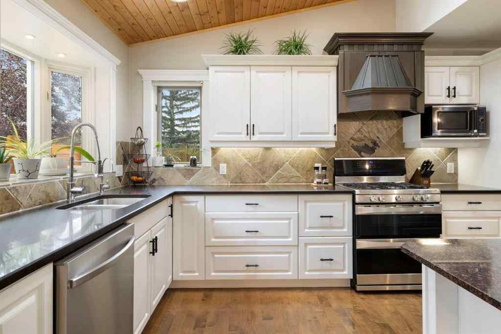 MLS® A2257567 - 191 Christie Knoll Heights SW in Christie Park Calgary, Residential
